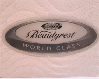 Queen Simmons Beautyrest, World Class mattress and box springs.