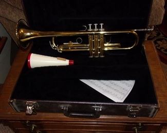 Yamaha trumpet and case