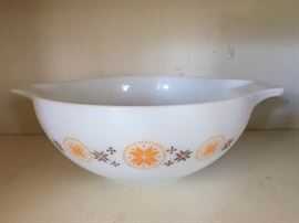 Vintage Pyrex Bowl