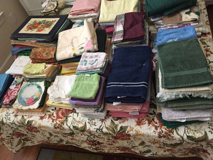 Linens - Towels, Placemats, Tablecloths, Napkins, Sheets, Comforters/Shams, Pillows, Window Treatments