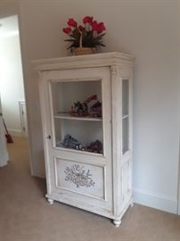 Single door display cabinet