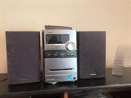 shelf size radio disk player