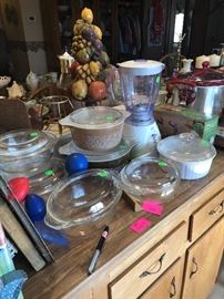 blender, Corningware, Pyrex