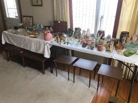 small side tables, household items