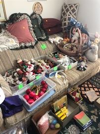 sofa, Christmas items