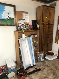 bookshelves, quilting items