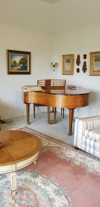 Kimball baby grand piano, beautiful area rug