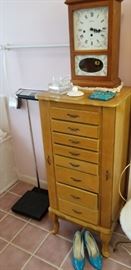 Jewelry cabinet