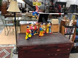 Los Gatos Papier-mâché Mache clowns