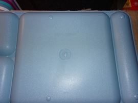 LOTS of plastic divided plates!