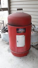 Gourmet electric smoker