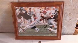 Signed, framed Kevin Lockett #81 photograph with letter from Chiefs to fundraiser