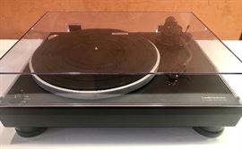	Audio-Technics Turntable AT-LP5 https://ctbids.com/#!/description/share/127446