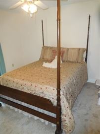 Nice queen poster bed