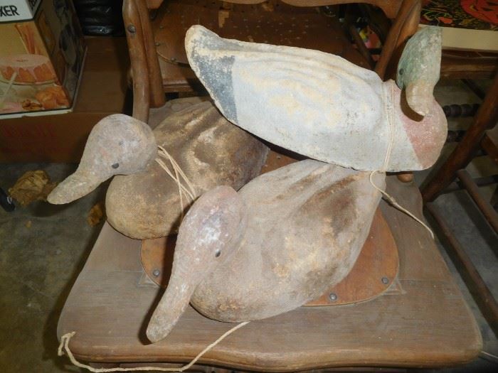 Antique composite decoys with swivel heads