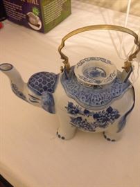 Darling  blue & white elephant teapot