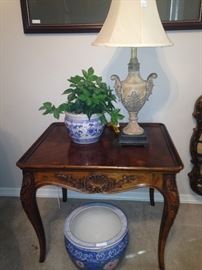 Square side table; blue & white planters; one of the many lamps