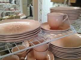 "Spring Hibiscus" dishes - 36 pieces