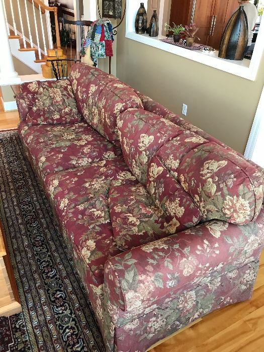 Like new very comfortable sofa