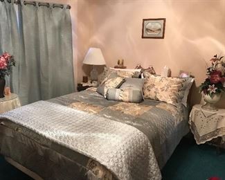 Queen size bed, pine