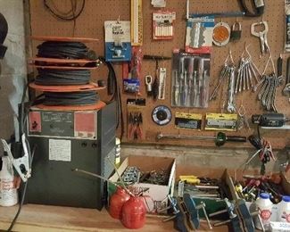 Nice variety of hand tools!