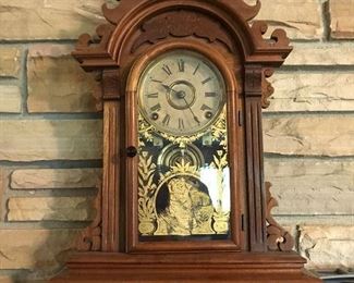 Antique kitchen clock. Has key and works.