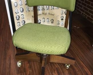 Pretty green vintage office chair.