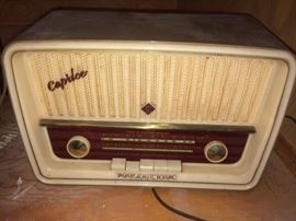 old Caprice radio (WORKS)