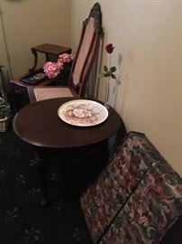 Vintage and newer accent pieces of furnishings and window treatment.