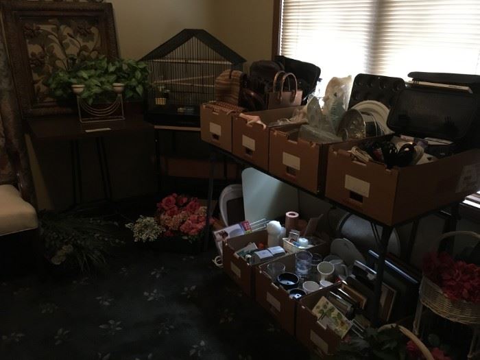A few hundred of 'this and that" fill the tables and rooms of great finds and worthy keeps.
