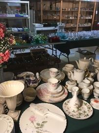 Johnson Brothers, Lenox, Lindt Stymeist, Metlox...