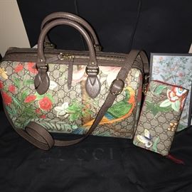 BRAND NEW GUCCI SUPREME LIMITED EDITION TIAN HANDBAG AND WALLET /  SOLD OUT IN STORES