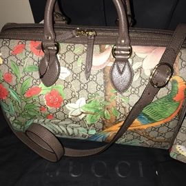 BRAND NEW GUCCI SUPREME LIMITED EDITION TIAN HANDBAG AND WALLET /  SOLD OUT IN STORES
