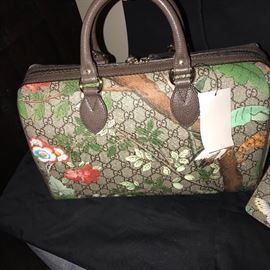 BRAND NEW GUCCI SUPREME LIMITED EDITION TIAN HANDBAG AND WALLET / SOLD OUT IN STORES