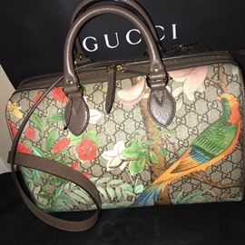 BRAND NEW GUCCI SUPREME LIMITED EDITION TIAN HANDBAG AND WALLET / SOLD OUT IN STORES