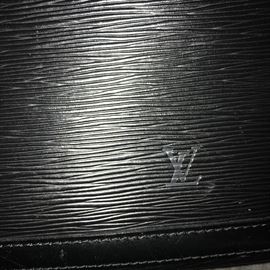 AUTHENTIC LOUIS VUITTON EPI LEATHER LUSSAC