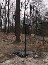 BASKETBALL HOOP