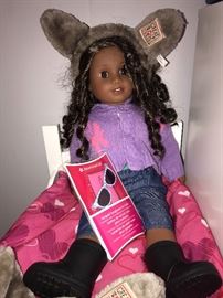 AMERICAN GIRL DOLL