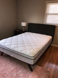 BROWN MODERN QUEEN SIZE MODWAY TRACY BED WITH MATTRESS