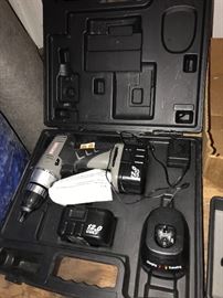 CORDLESS DRILL