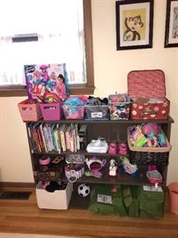 LOTS OF GIRLS TOYS