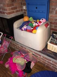TON OF KIDS TOYS