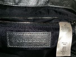 AUTHENTIC BURBERRY HANDBAG / TOTE