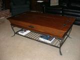 COCKTAIL TABLE