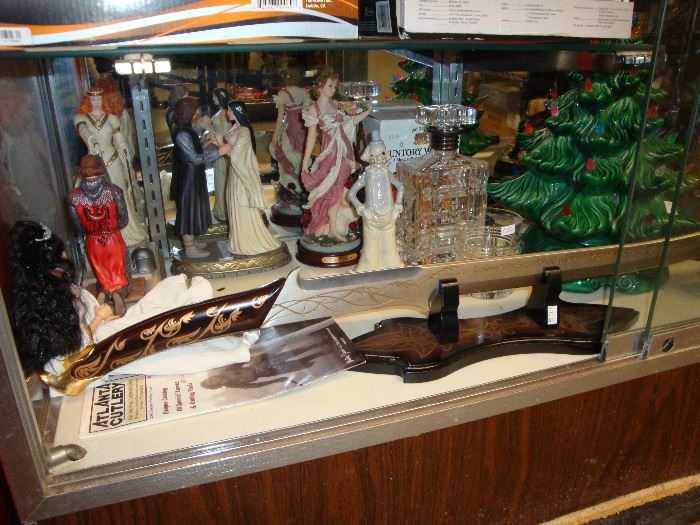 LORD OF THE RINGS SWORD AND COLLECTIBLES