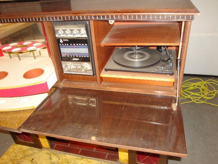 VERY COOL 1970S VINTAGE BAR WITH SOUND SYSTEM AND REALISTIC FIREPLACE 