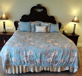 King Sized Bed With Solid Wood Headboard, Symbol ComfortTech Mattress, Box Springs, Includes Bedding,Pillows And Hollywood Frame