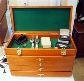 Solid Wood Felt Lined Jewelry Chest With 4 Drawers And Metal Brass Like Accents