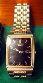 Mens Wrist Watches,Timex, Seiko And Realic, Qty 4 And Vintage Pocket Knives