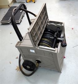 Suncast Garden Hose Rolling Caddie Includes Hose And Spray Nozzle